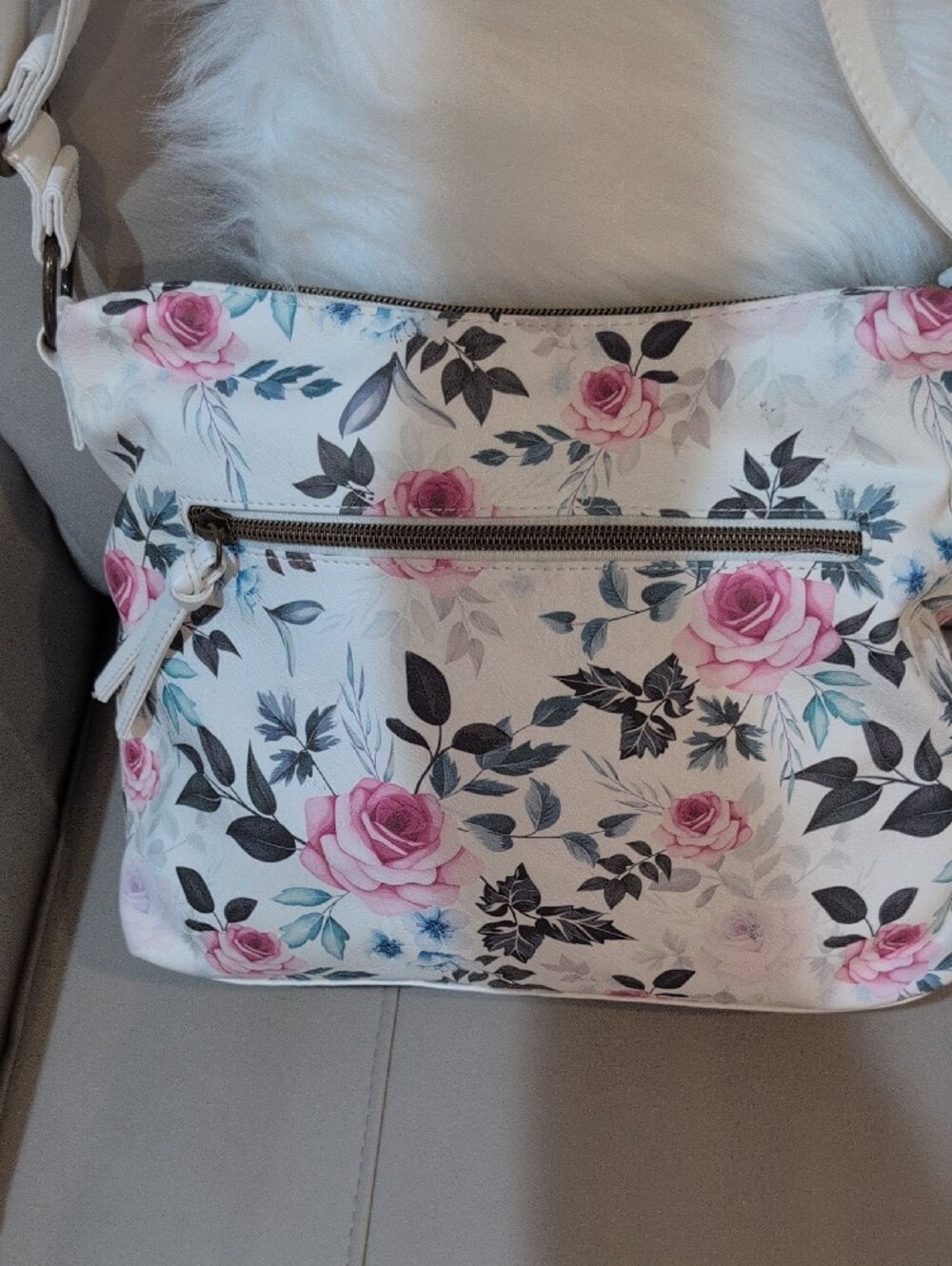 Stone Mountain Crossbody White And Pink Floral Print Vegan - Picture 4 of 14